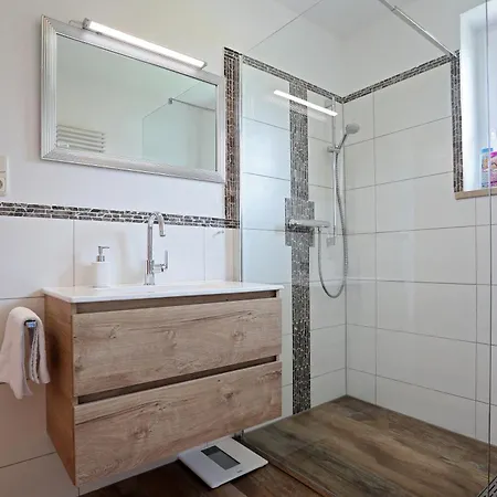 Just 20 Min To Munich City Centre Top 90 M2 Flat * Schaftlarn